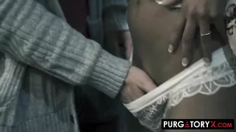 Две счастливые пары трахаются на кухне вечерком