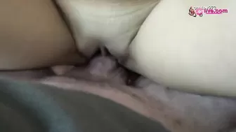 Фигуристая милфа позволила парню снять секс от первого лица